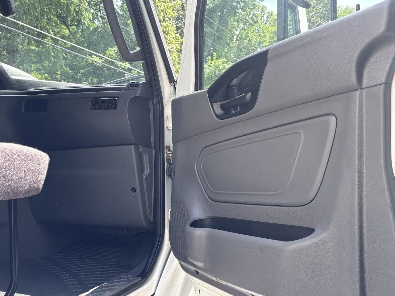 2018 International LT625 image 22
