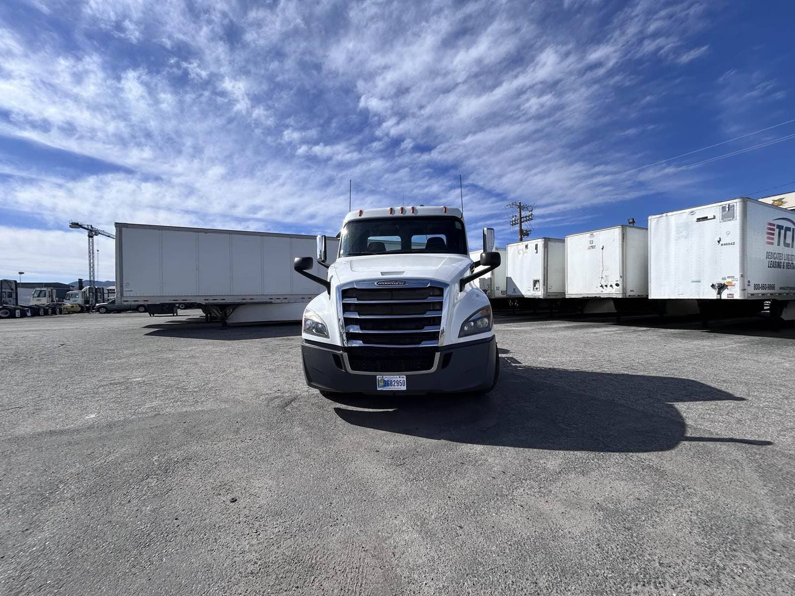 2019 Freightliner Cascadia 113 image 2