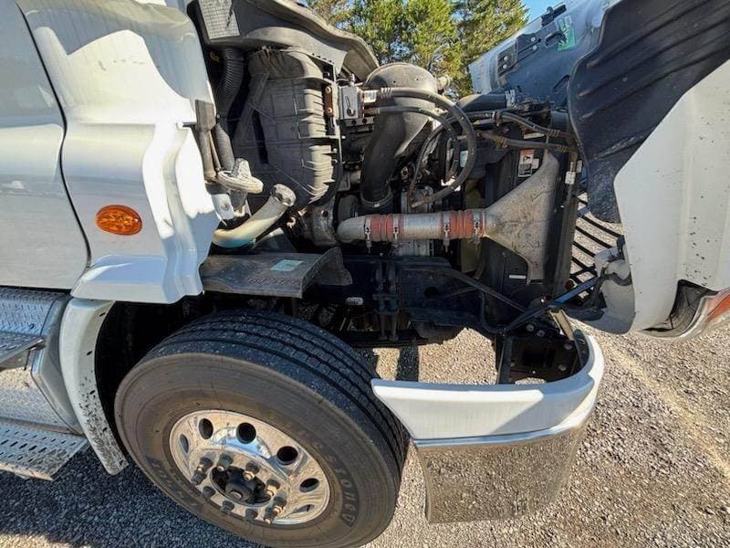 2020 Freightliner Cascadia 113 image 12