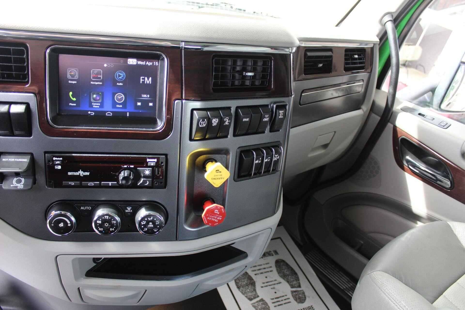 2021 Peterbilt 567 image 14
