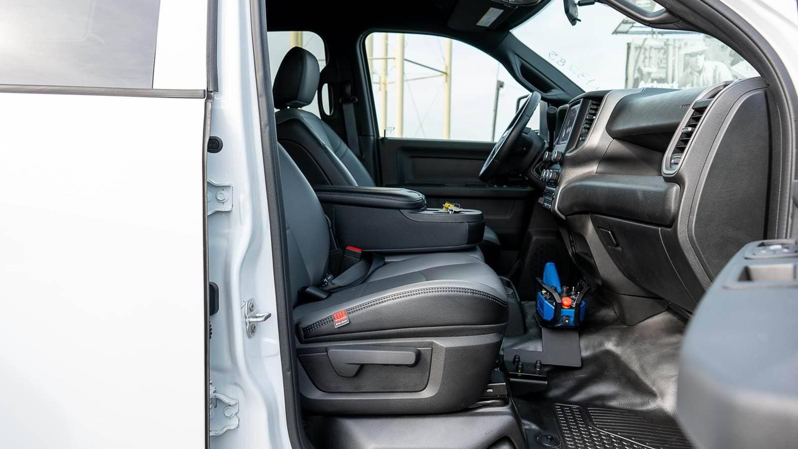 2024 RAM 5500 SLT Mechanic / Service Truck - 370HP, Automatic image 7