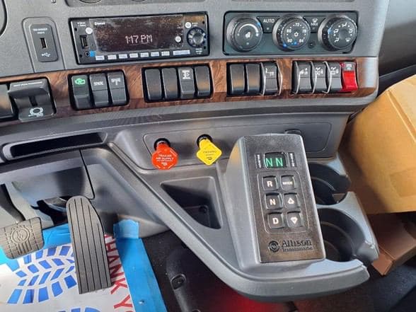 2026 Kenworth W990 image 12