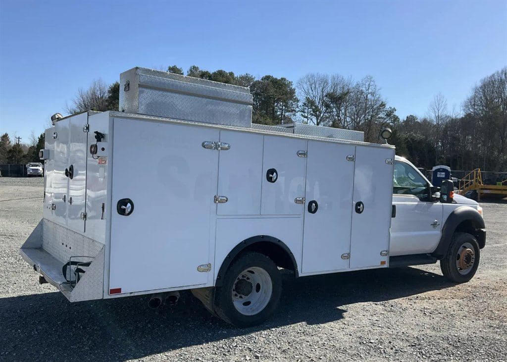2016 Ford F-550sd image 4