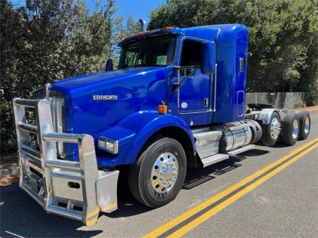 2018 Kenworth T800 image 1