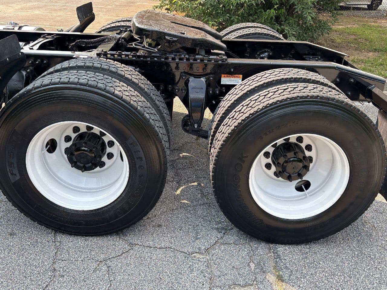 2018 Freightliner Cascadia 126 image 7