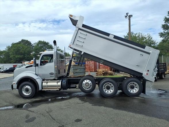 2026 Kenworth T880 image 8