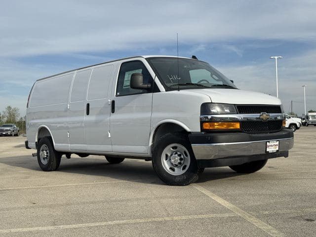2025 Chevrolet Express 2500 Work Van Cargo image 2