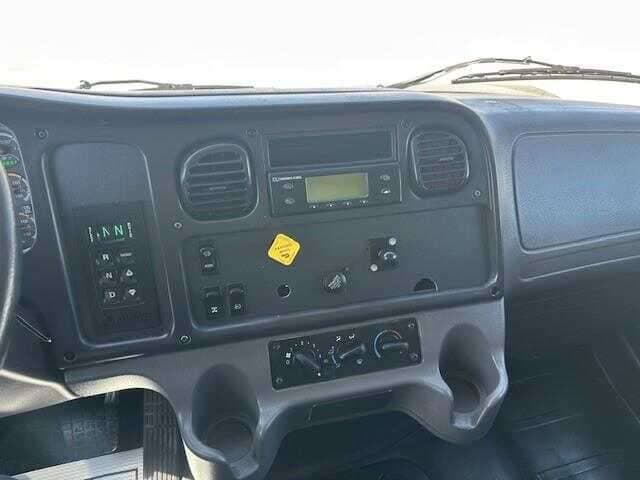 2019 Freightliner M2 image 6