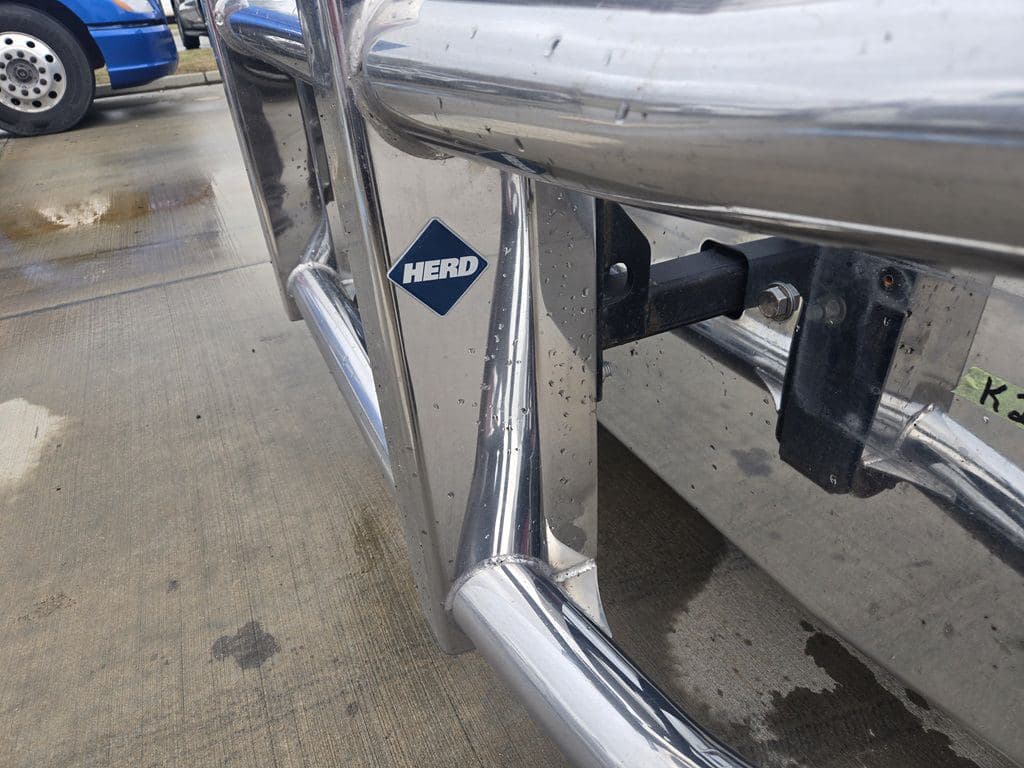 Used 2022 KENWORTH T880S image 1