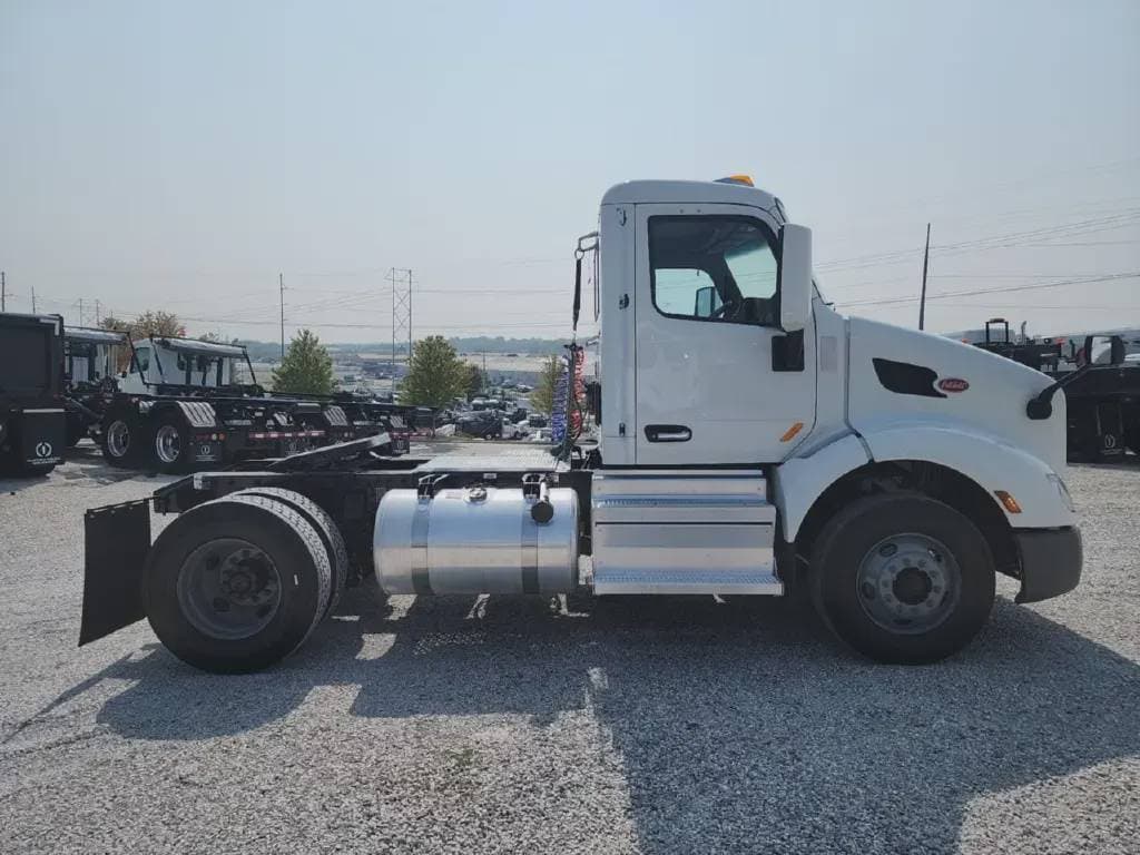2022 Peterbilt 579 image 5