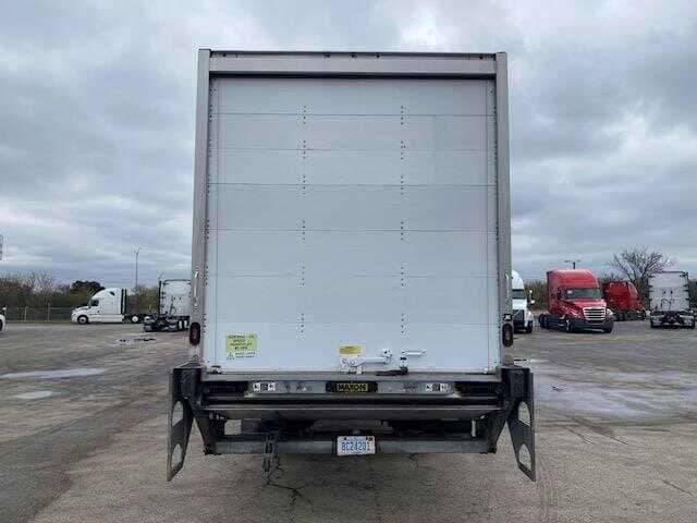 2020 Freightliner M2 image 14