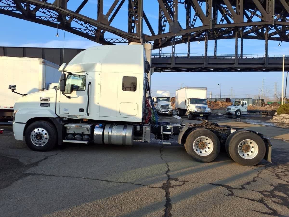 2020 Mack Anthem 64T Sleeper Semi Truck - 72" Condo Sleeper, 445HP, 12 Speed Automatic image 10