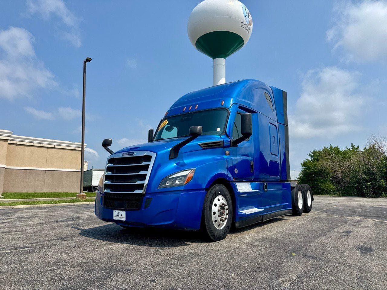 2022 Freightliner Cascadia 126 image 1