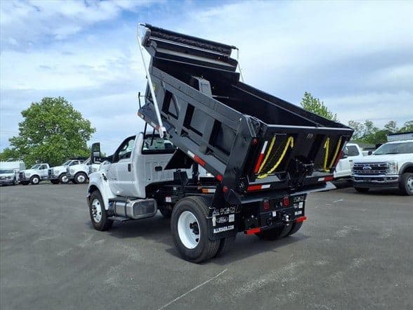 2027 Ford F750 SD image 6