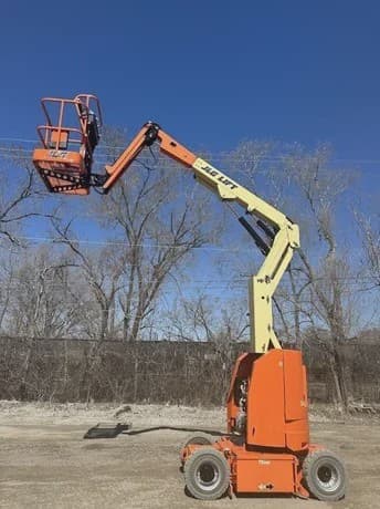 2016 JLG E300AJ image 9