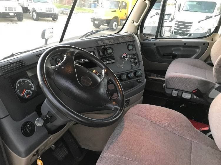 2018 Freightliner Cascadia image 5