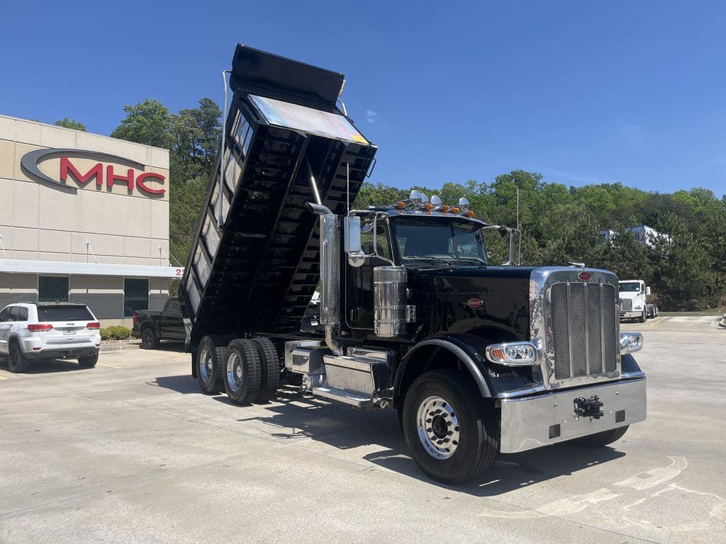 Used 2024 PETERBILT 389 image 21