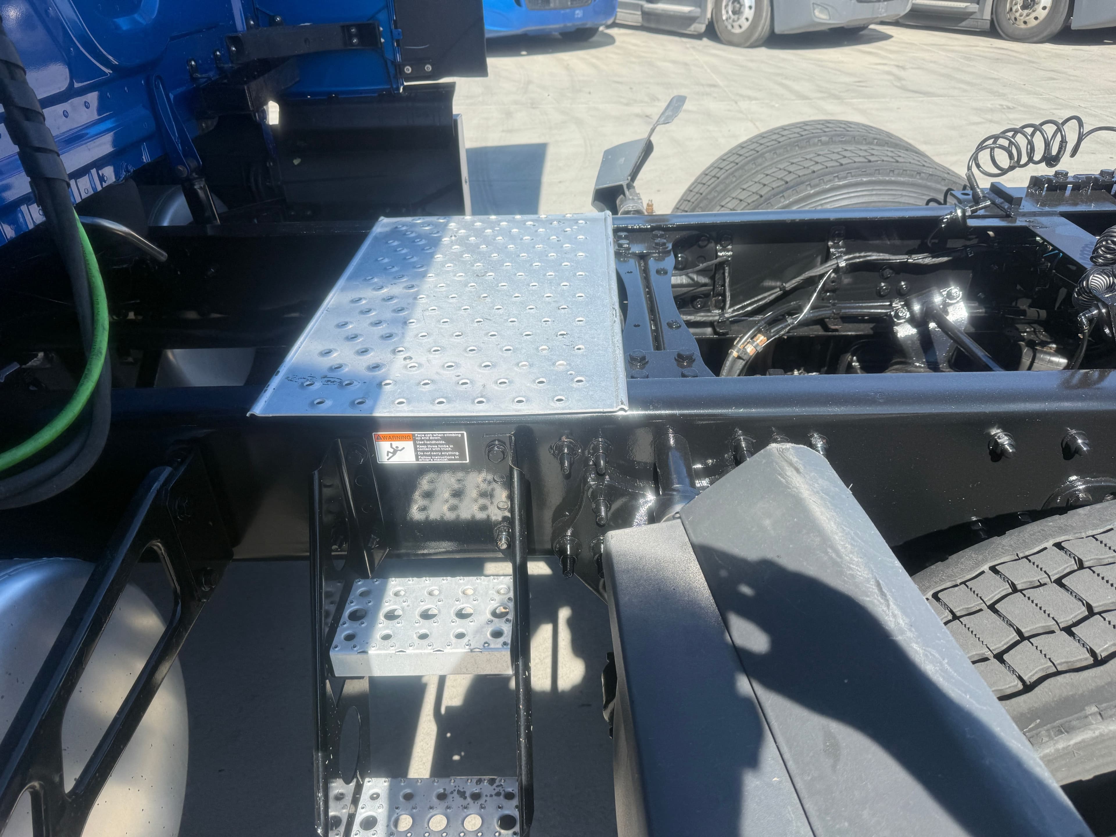 2022 Freightliner Cascadia 126 image 9