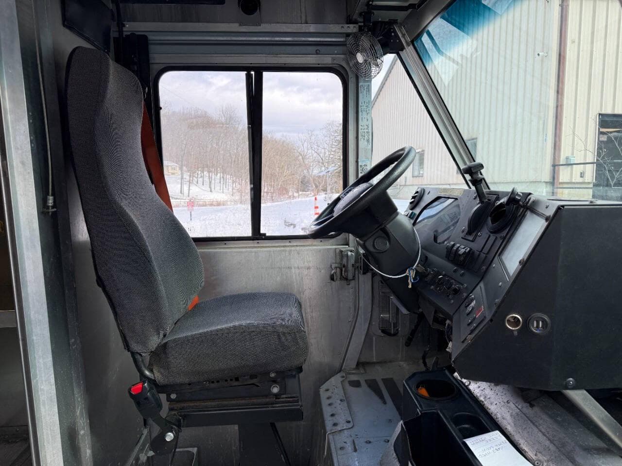 2021 Ford Stripped Chassis image 14