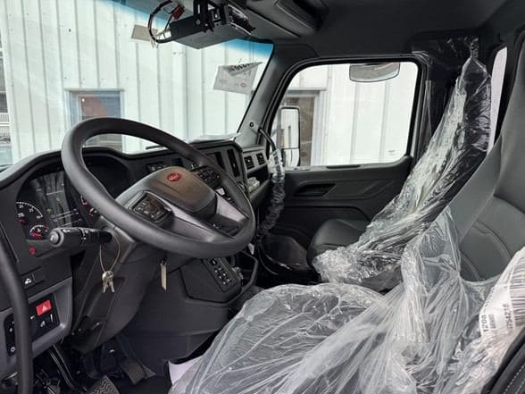 2026 Peterbilt DWH-550 image 6