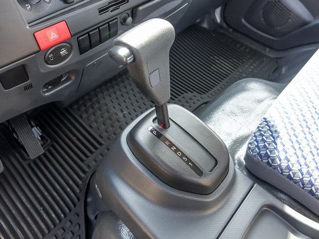 2025 Chevrolet 4500 HG LCF Gas Work Truck 150" Wheelbase Cab Chassis image 12