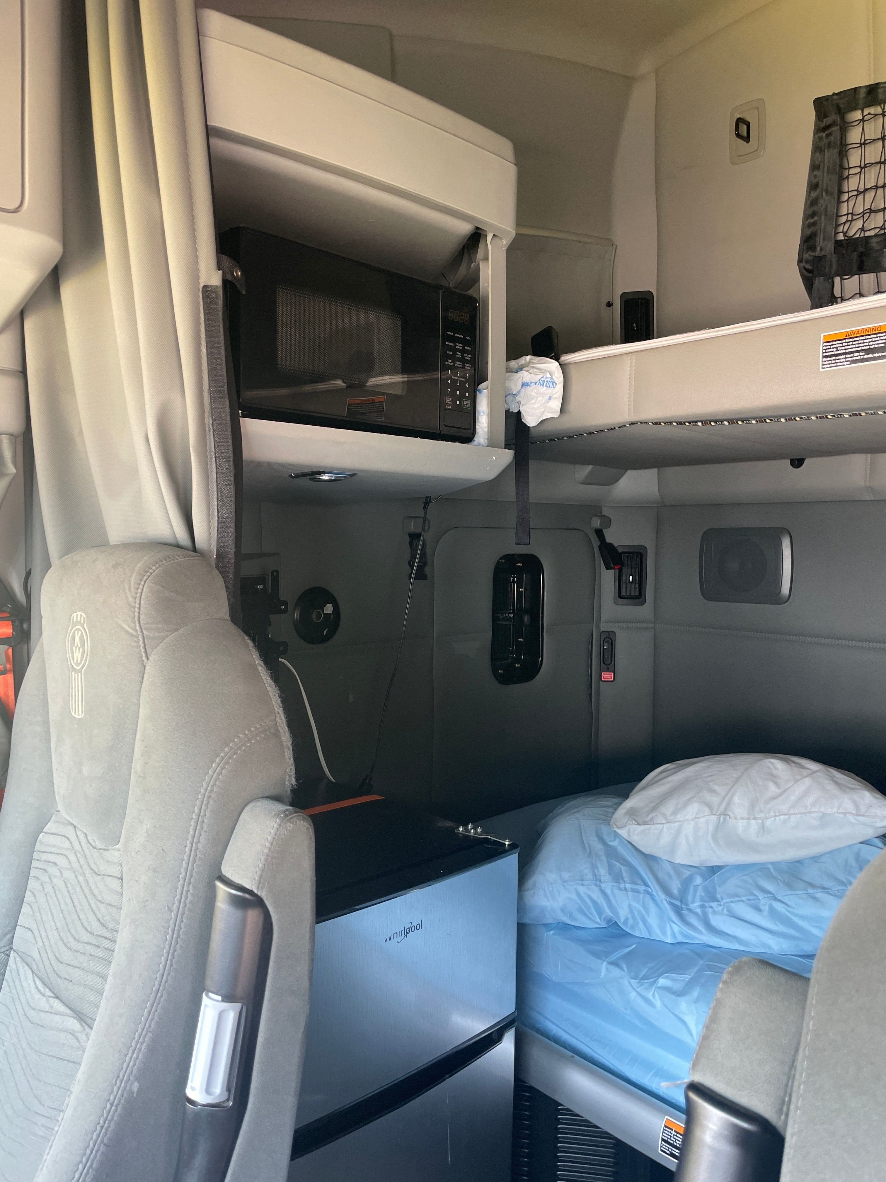 2019 Kenworth T680 — Cummins X15 | 620,249 Miles image 11