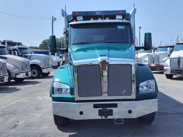 2025 Kenworth T880 image 12