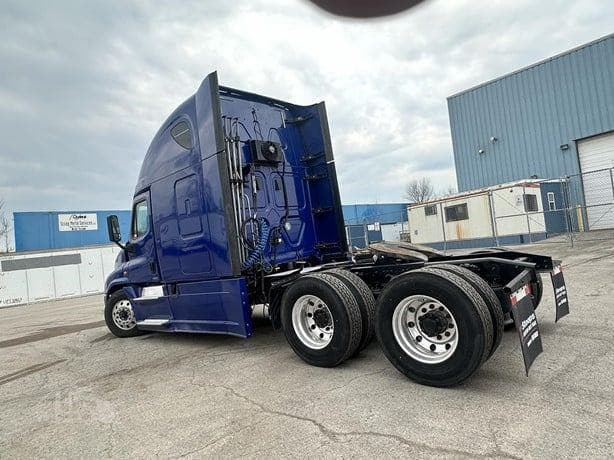 2018 Freightliner Cascadia image 5