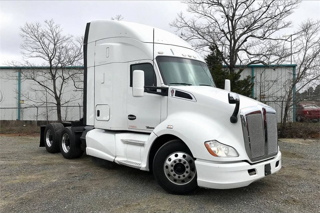 2018 Kenworth T680 image 1