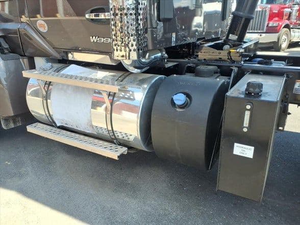 2026 Kenworth W990 image 10