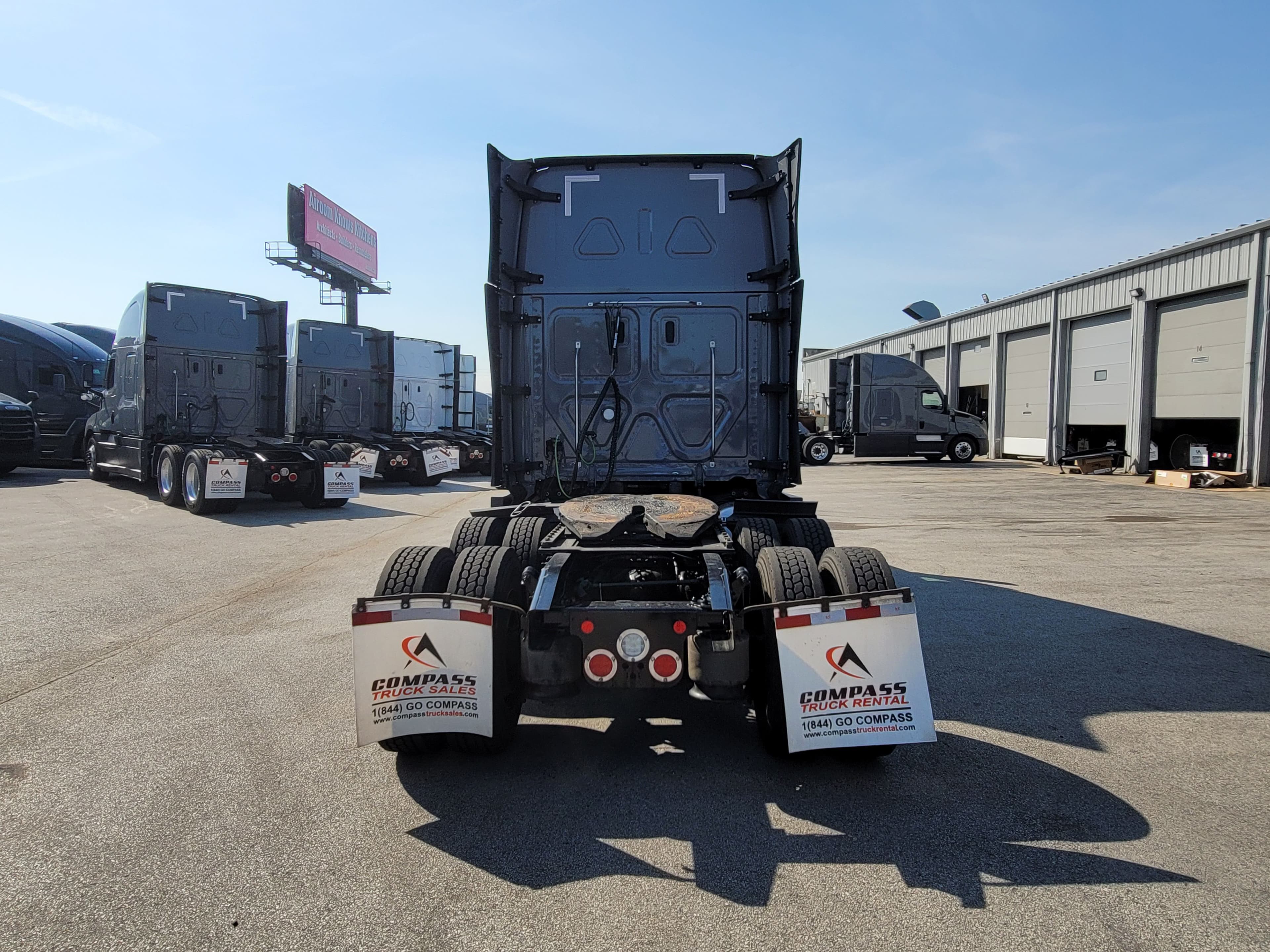 2024 Freightliner Cascadia 125 image 3