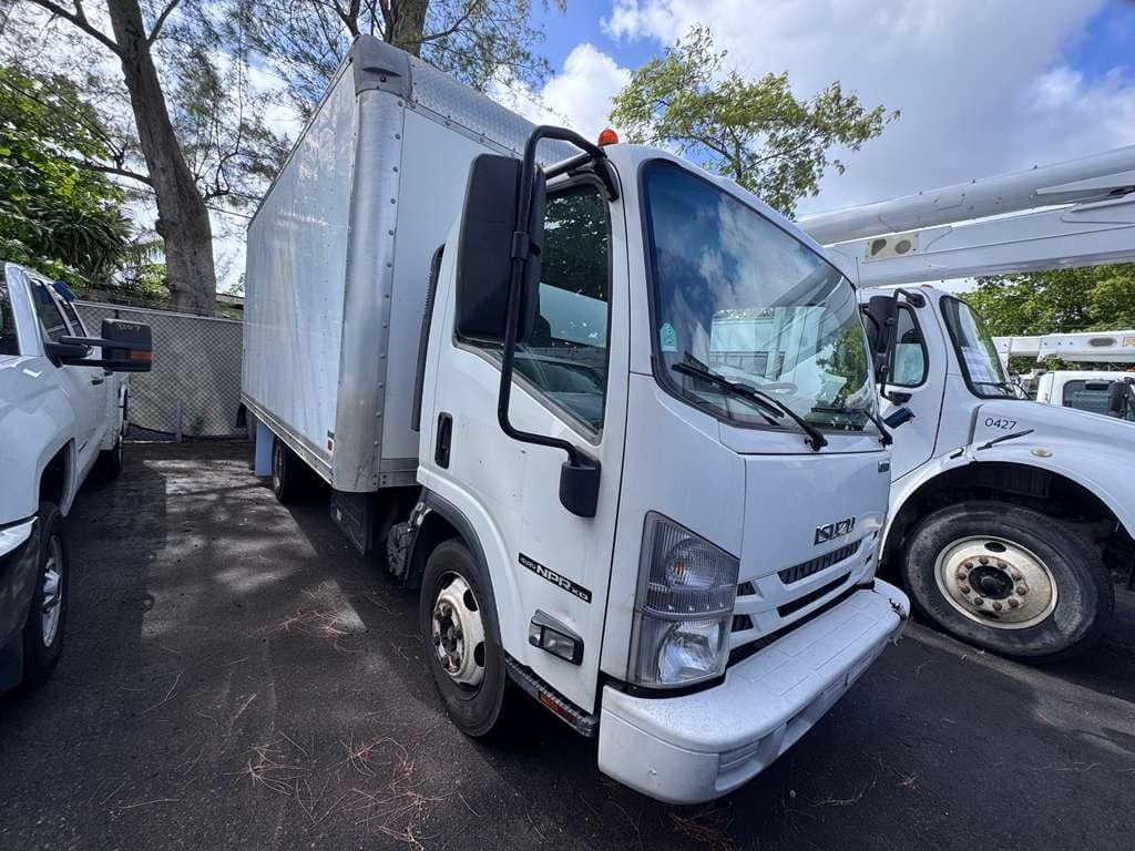 2020 Isuzu NPR-XD image 1