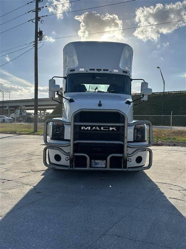 2022 Mack Anthem 64T Day Cab Truck - MP7 425HP, Automatic image 1