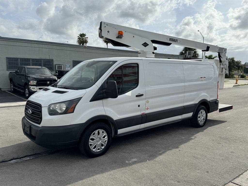 2017 Ford Transit Cargo image 4