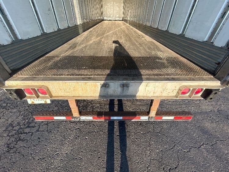 Used 2016 Utility Dry Van Trailer - ALUMVAN For Sale image 2