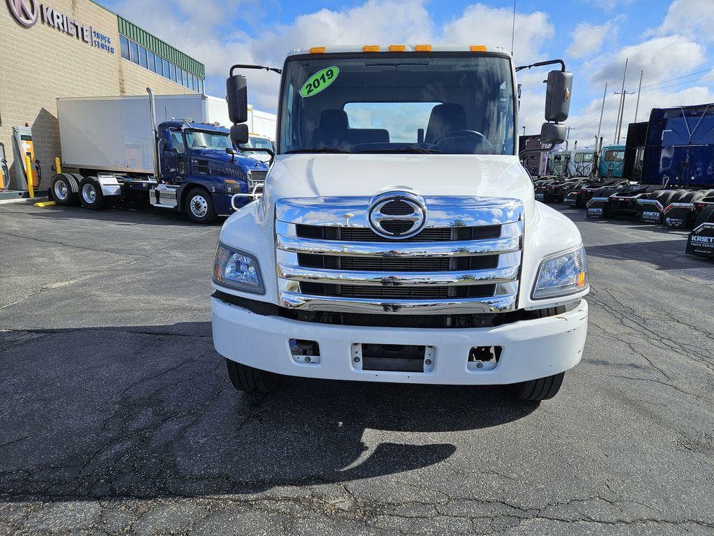 2019 Hino 338 image 8