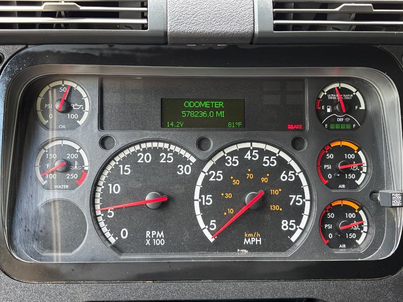 2020 Freightliner Cascadia 125 image 19