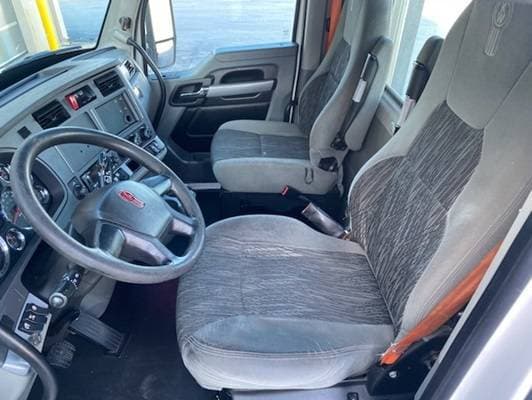 2021 Kenworth 310 image 3