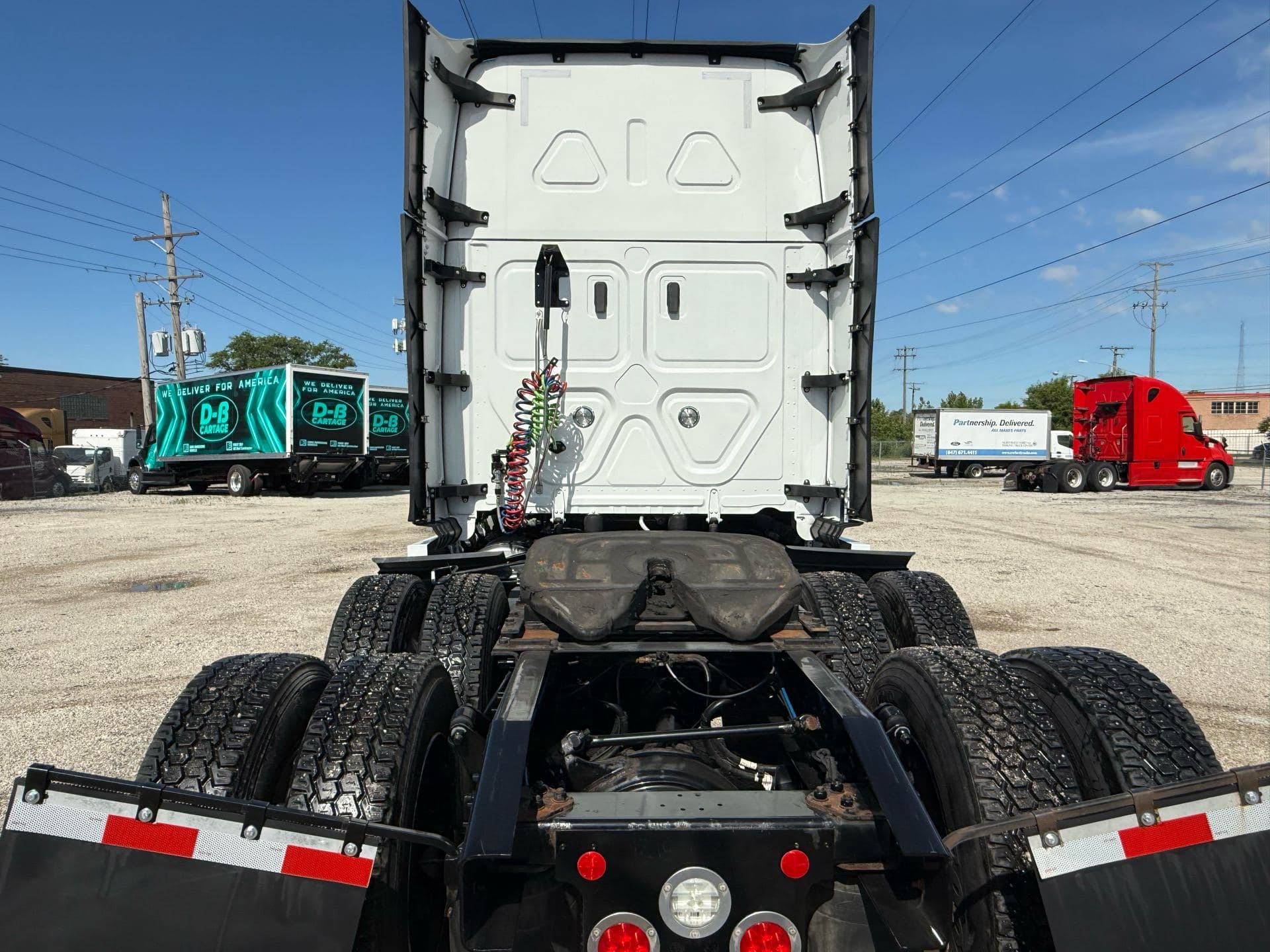 2023 Freightliner - 444k - Just 10,750 Hours! image 4