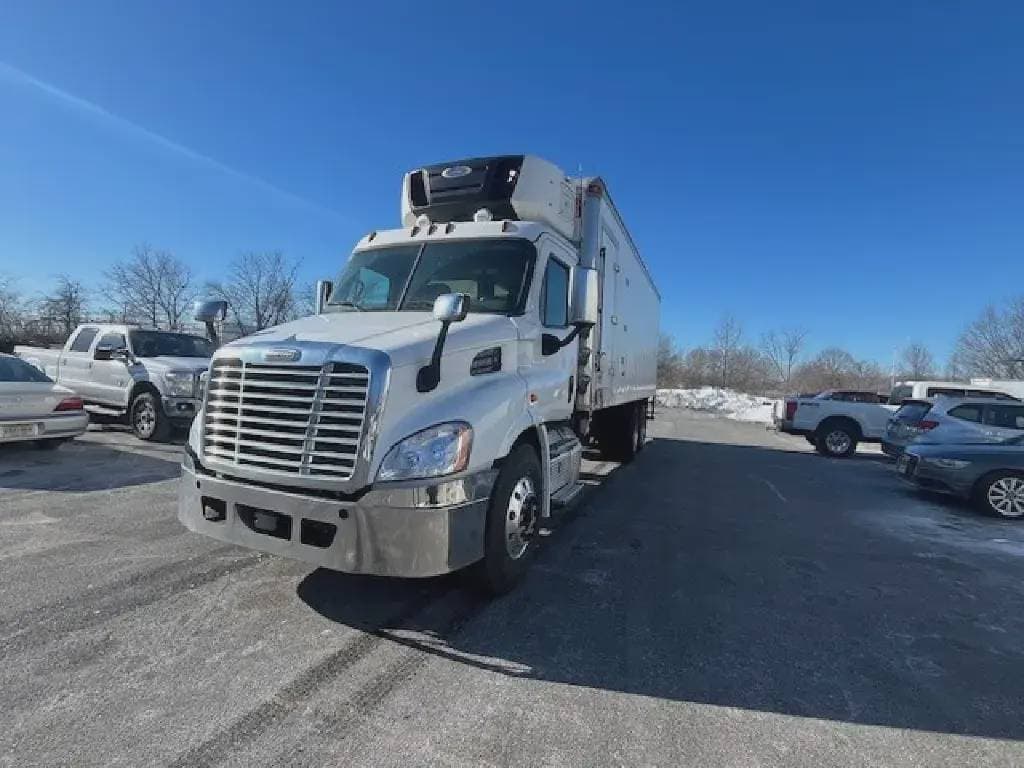 2019 Freightliner Cascadia 113 image 2