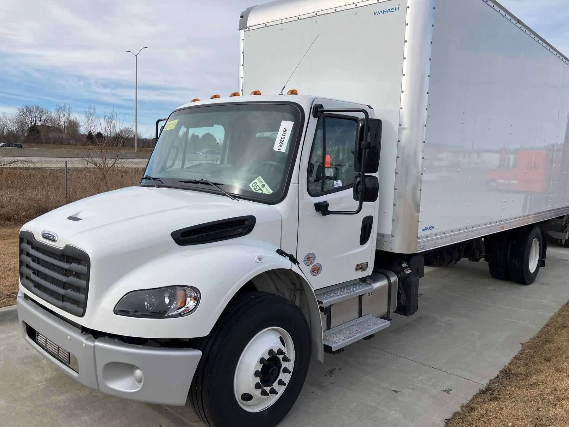 2025 Freightliner M2 image 4