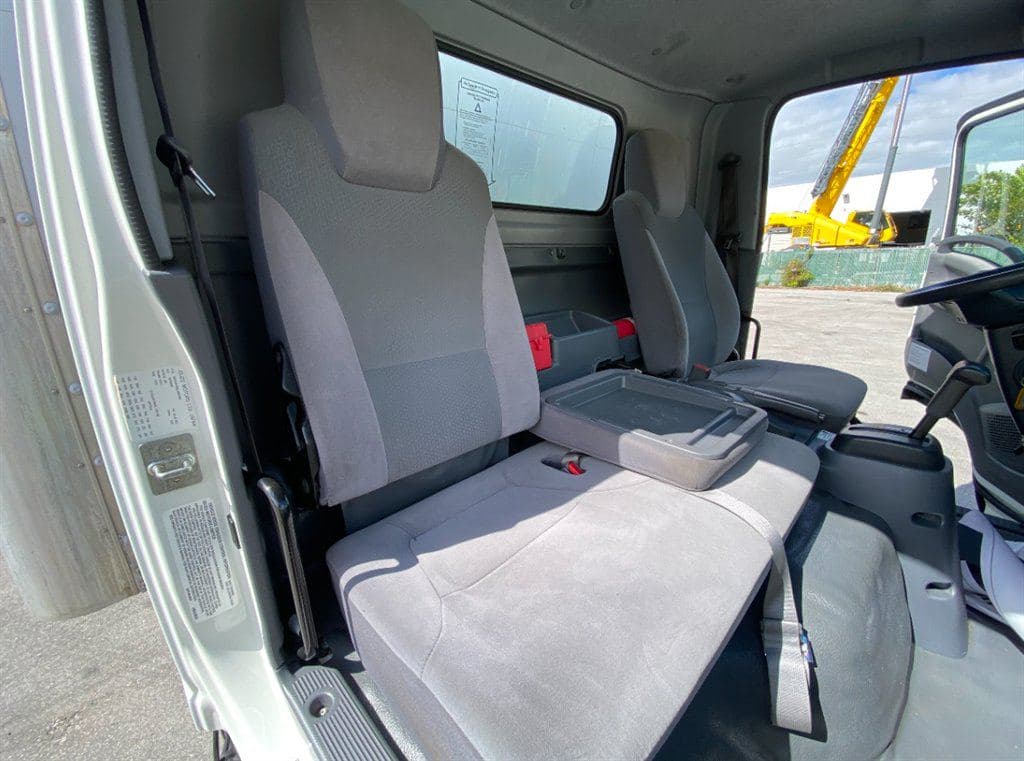 2020 Isuzu NPR EFI image 8