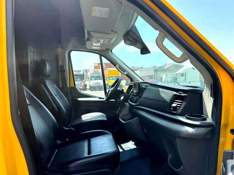 2020 Ford CF8000 image 10