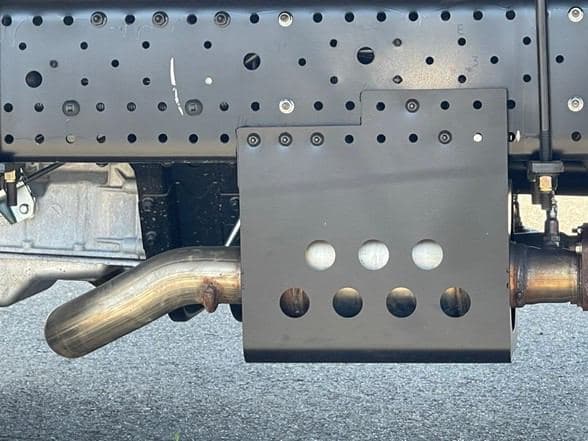 2024 Isuzu NPR HD image 32