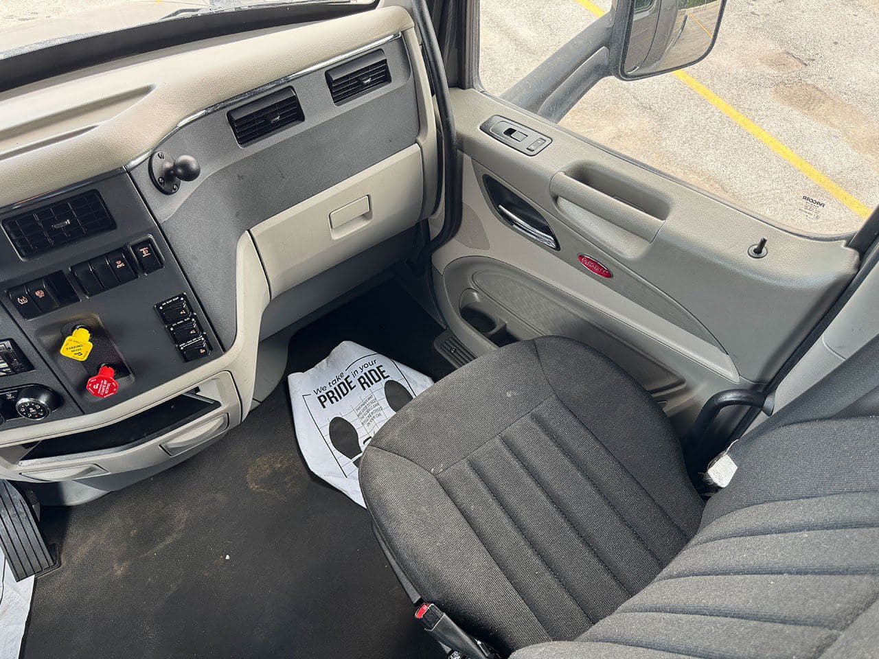 2019 Peterbilt 579 image 14