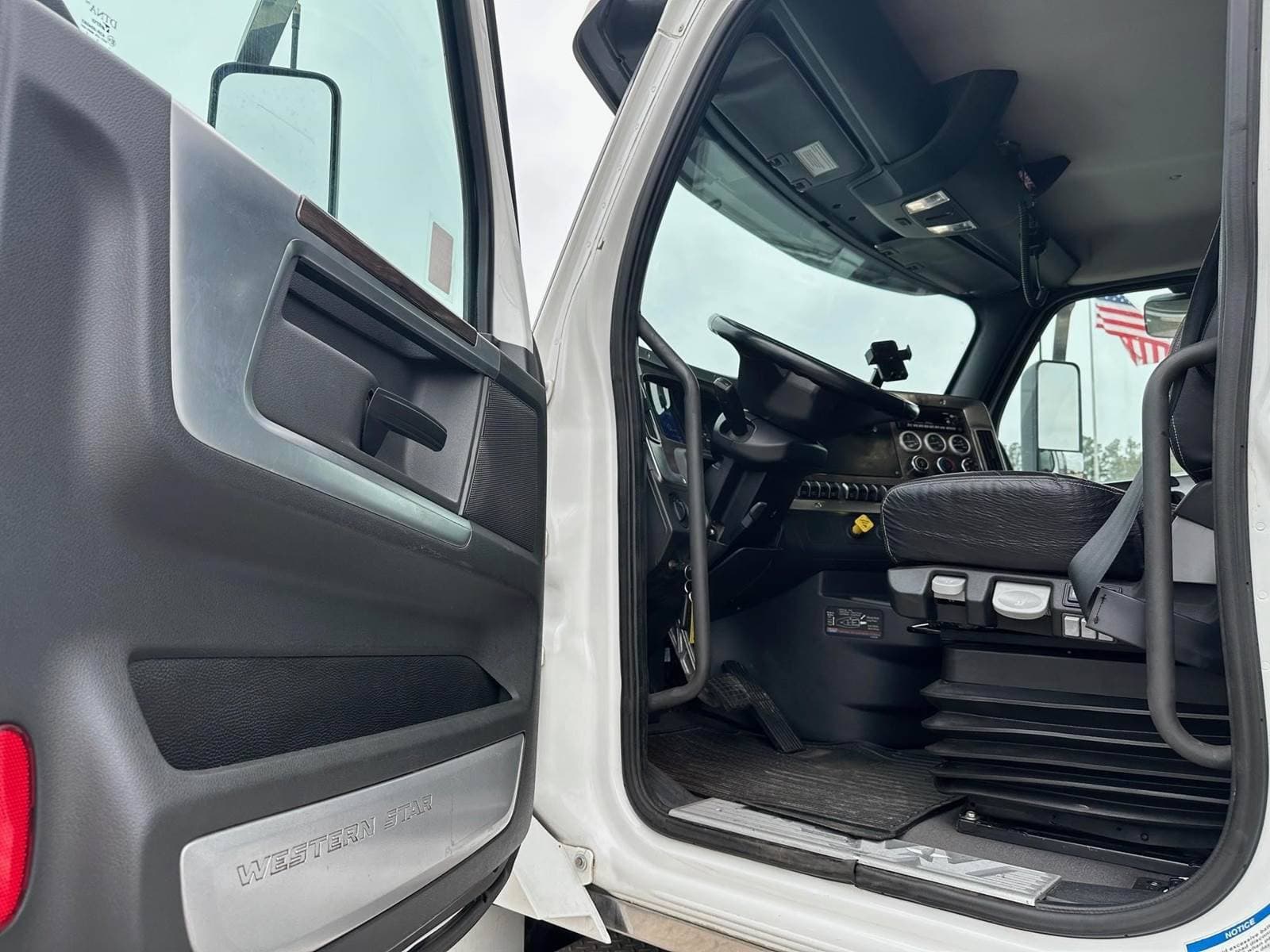 2023 Western Star 49X Chassis image 6