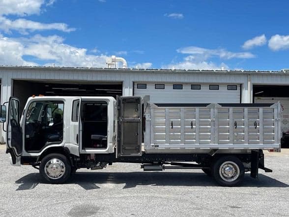 2024 Isuzu NRR image 8