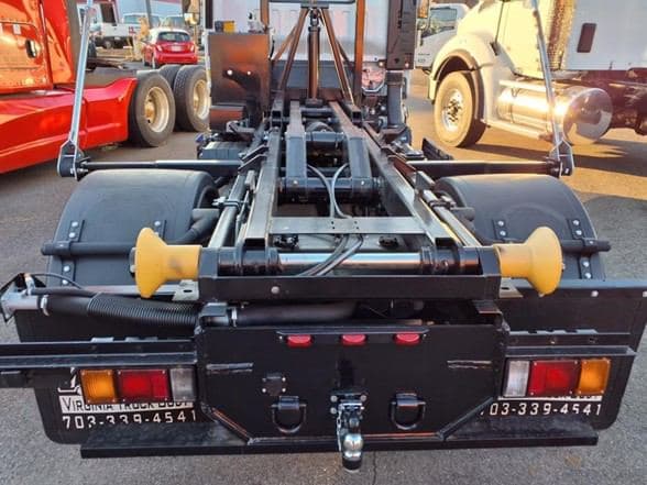 2024 Isuzu NRR image 7