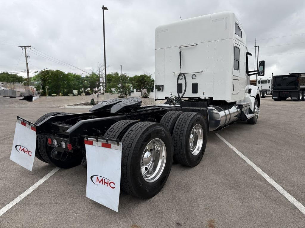 Used 2024 KENWORTH T880 image 12