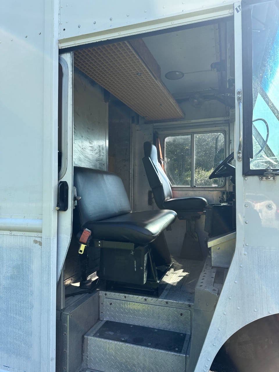 2014 Freightliner MT45 image 9